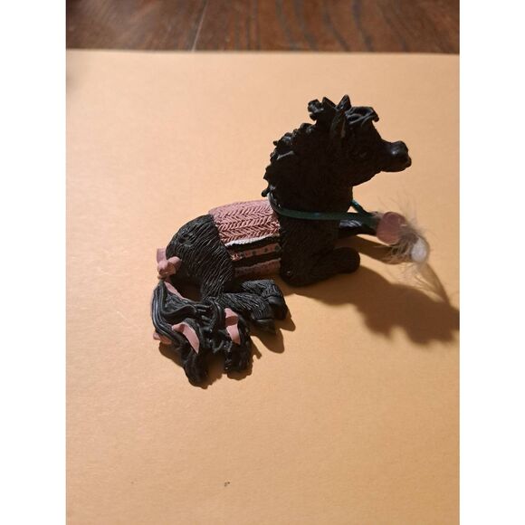 Vintage Hand-Painted Black Horse Pony Southwest Figurine with Blanket & Ribbon - Picture 2 of 6